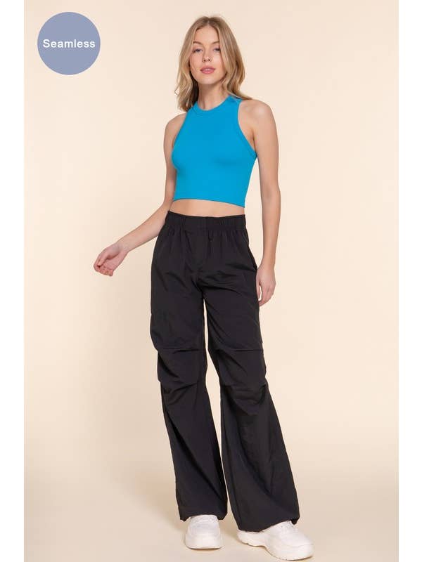 Active Basic | Active USA – Großhandel Strickoberteil – Damen – Ärmelloses, nahtloses Ripptop mit Rundhalsausschnitt15