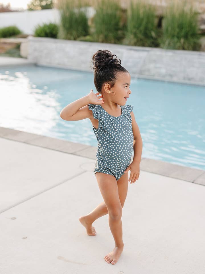 Der "August" Einteiler mit Rüschenärmeln für den Großhandel von Current Tyed Clothing