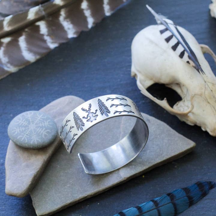 The Wicked Griffin - Venta al por mayor Pulseras tipo brazalete - Brazalete Celtic Nature con forma de ciervo y dios Cernunnos