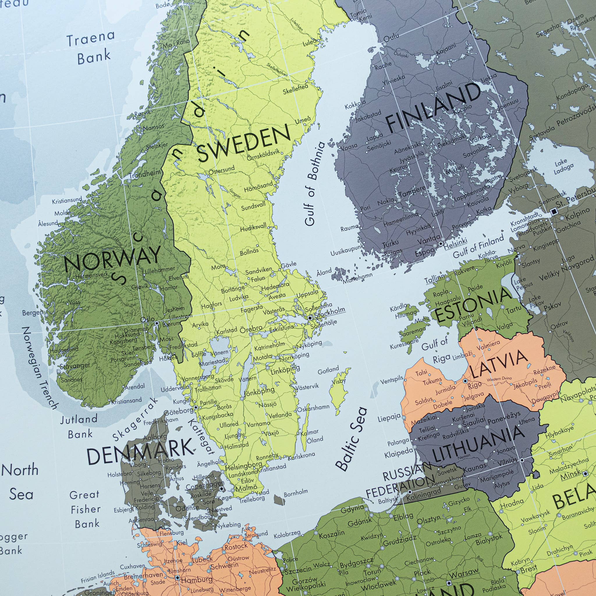 Zitrone, Orange, Distel, Khaki EUROPA-WANDKARTE für den Großhandel auf Faire6