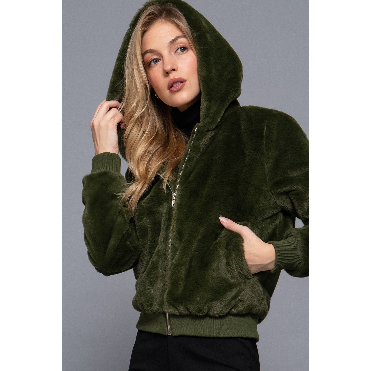 HiteJeans - Vente Veste – femme - VESTE À CAPUCHE ZIPPÉE EN FAUSSE FOURRURE15