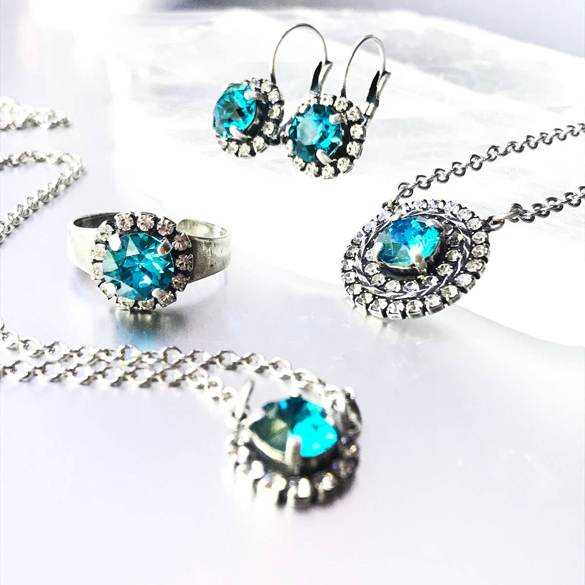 Rew Elliott – wholesale Pendant/charm necklace – Signature Double Halo Necklace6