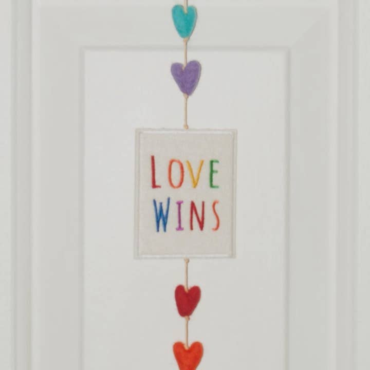 Liebe gewinnt Herzsaiten für den Großhandel von bandana love