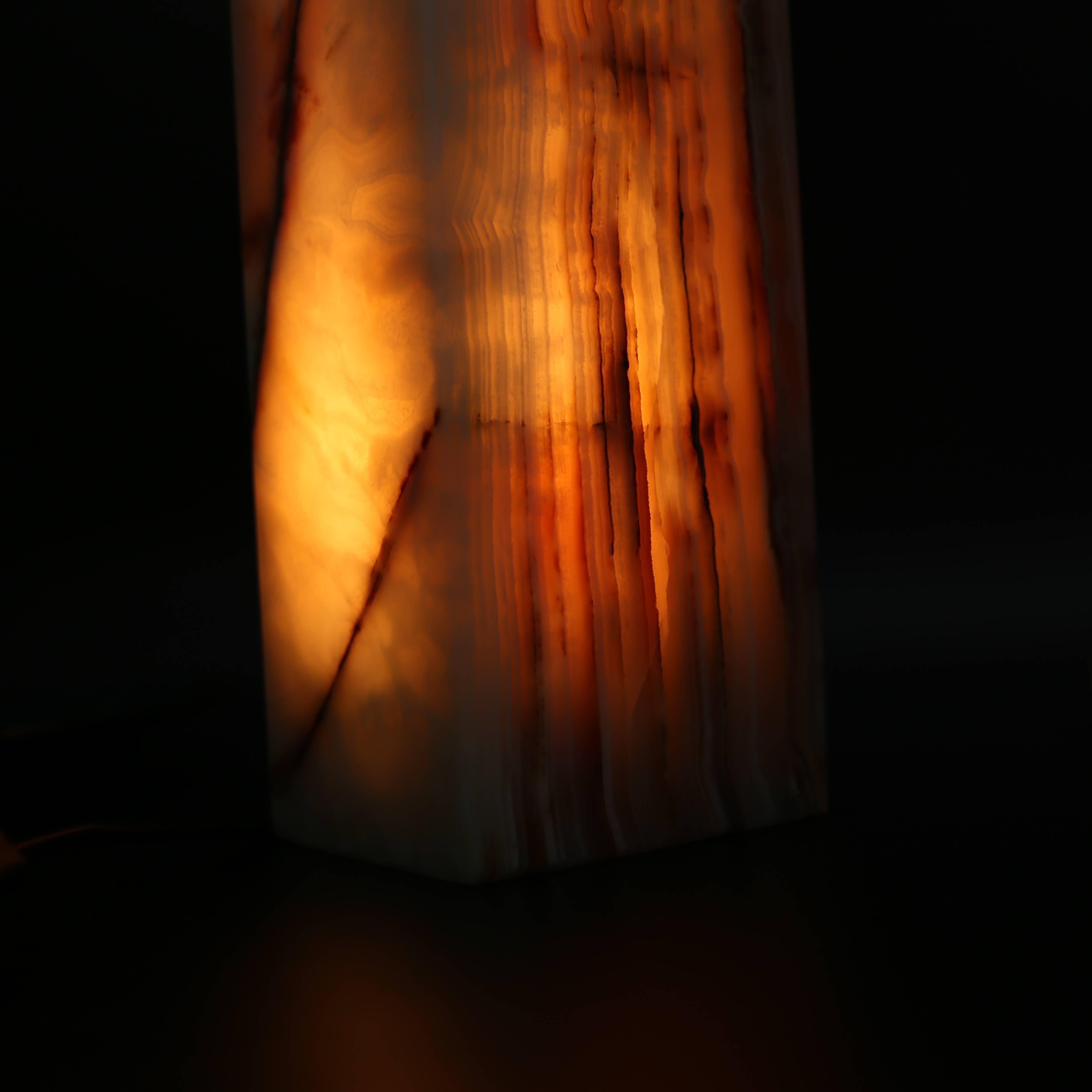 Gemstone Gifts Ltd. – wholesale Accent/desk lamp – Onyx Cube Tower Lamp 12"17