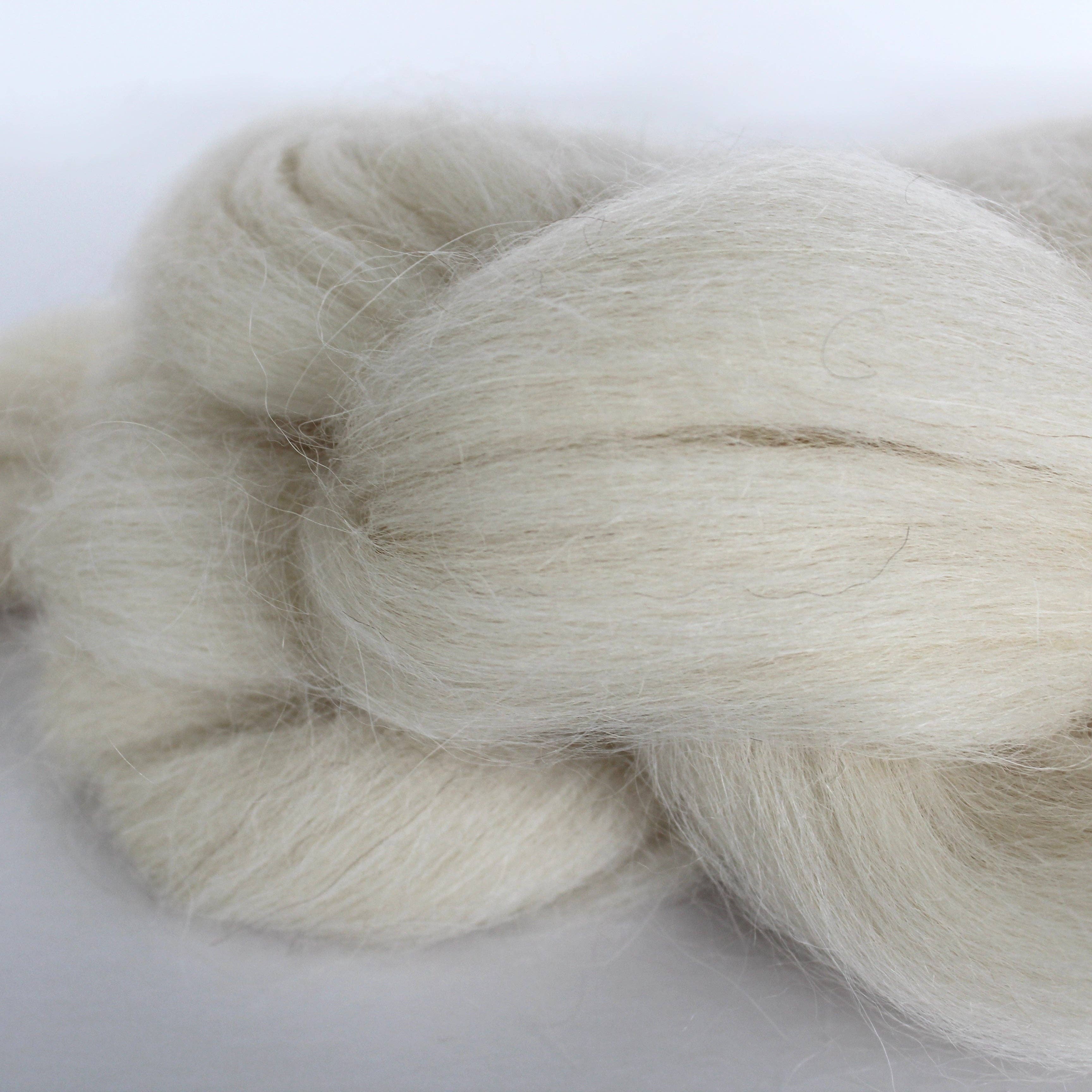 #120 PURE ALPACA WHITE ROVING for wholesale on Faire3