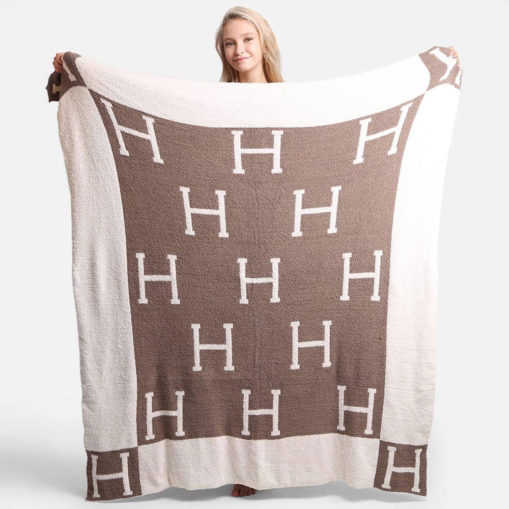 Sensibling Corp. - Wholesale Keychain - Women's - Initial Monogram Patterned Reversible Throw Blanket5