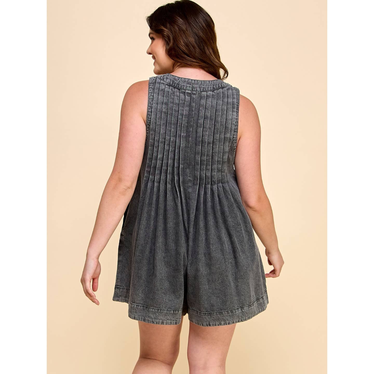 Veveret - Wholesale Romper - Women's - Plus Size Front Pleated V Neck Sleeveless Denim Romper14