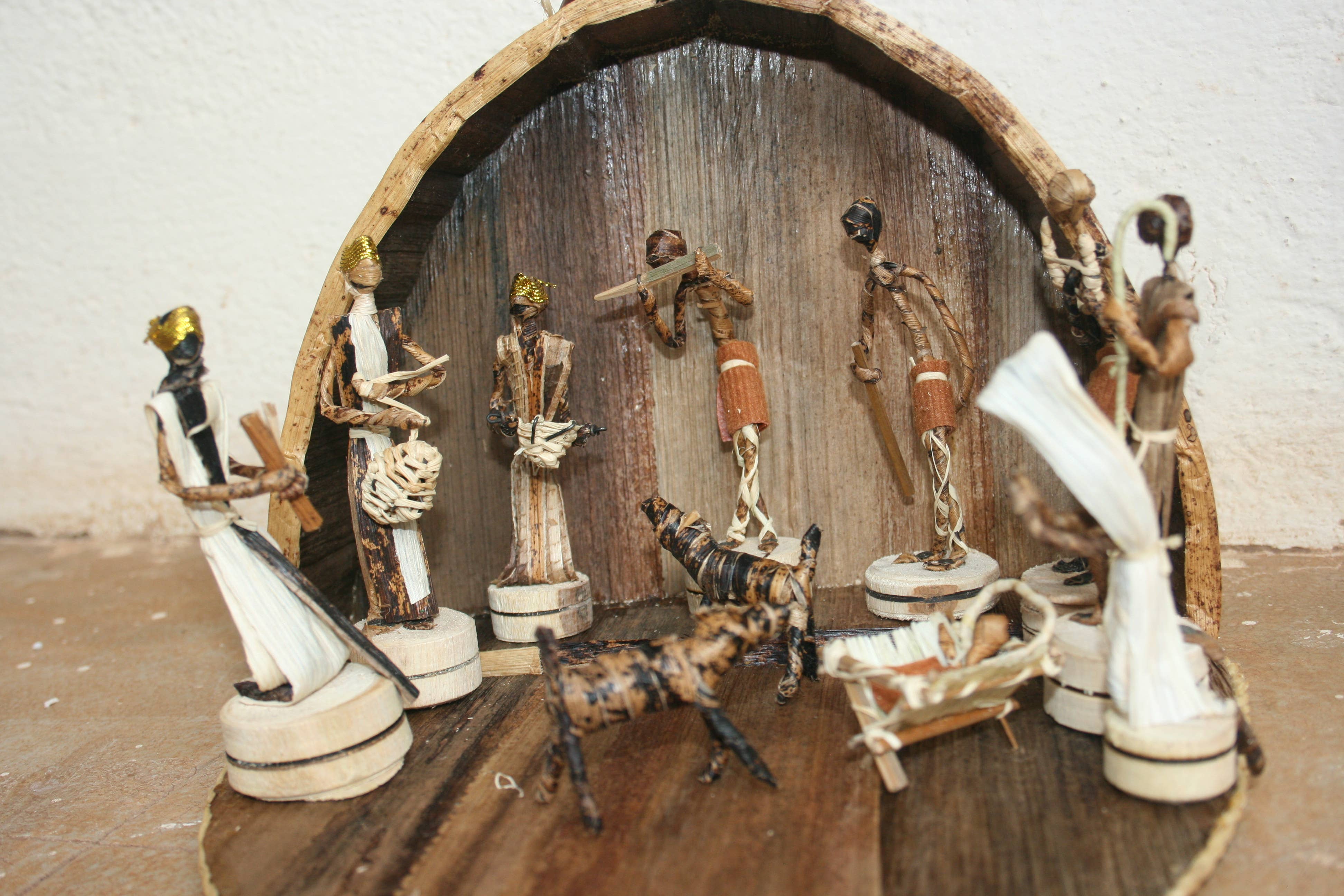 African Craft Collection – Engroshandel Julekryppe – Julefødselsscene - Bananblade7