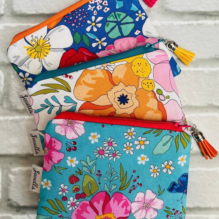 Pretty Flowers Floral Fabric Purse Pouch 5 colours for wholesale by Jewells