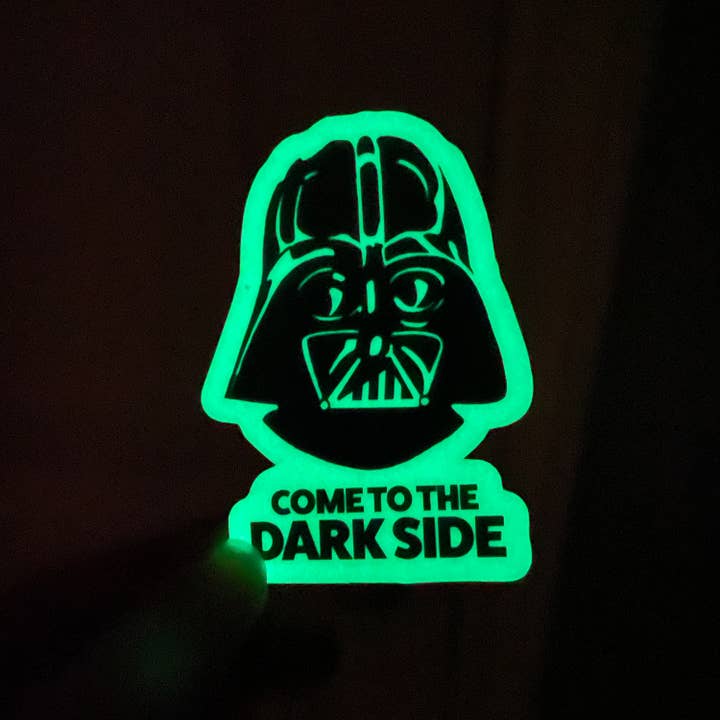 Design Corner – Großhandel Aufkleber – Star Wars Darth Vader Aufkleber, leuchtet im Dunkeln2