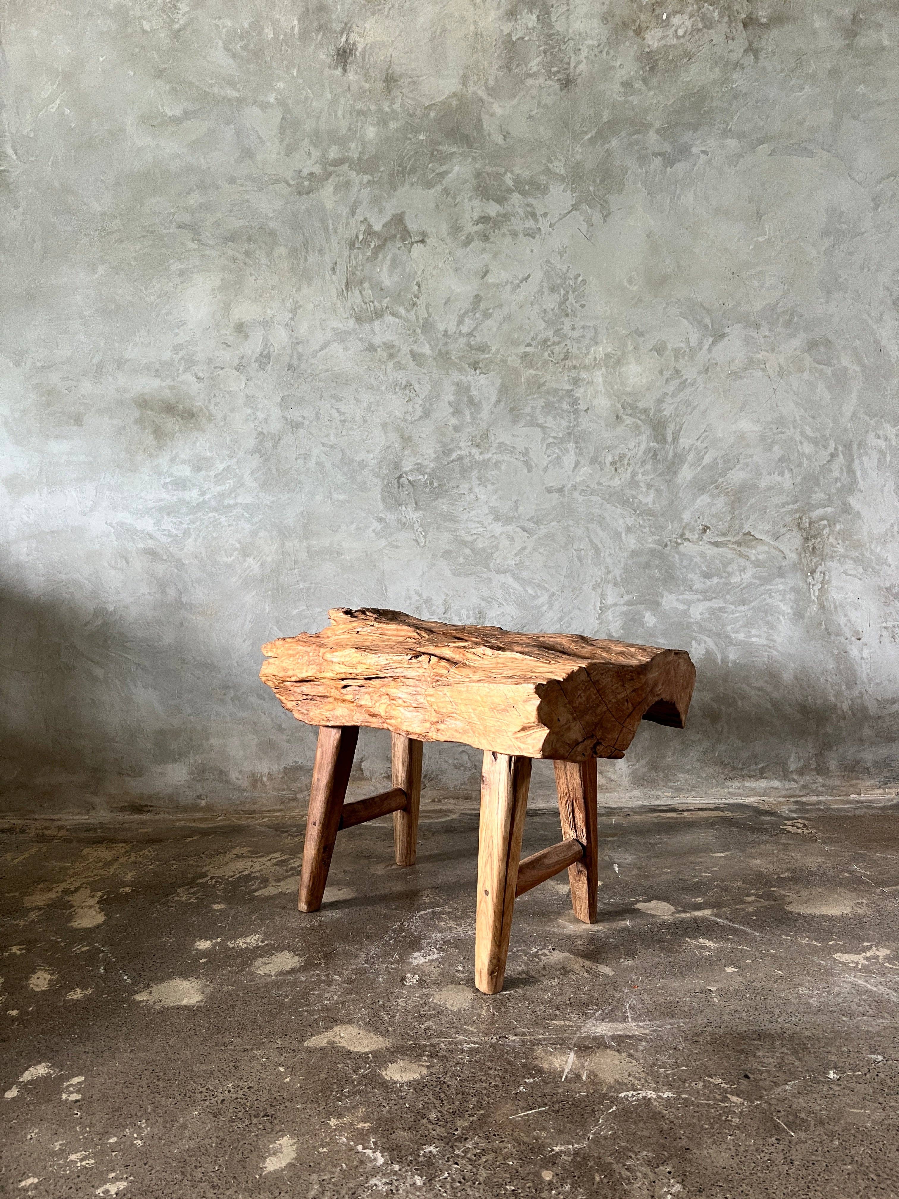 Office Objets - Venta al por mayor Bancos - Banco pequeño de teca asiática rubia con cuatro patas - Sembilan23