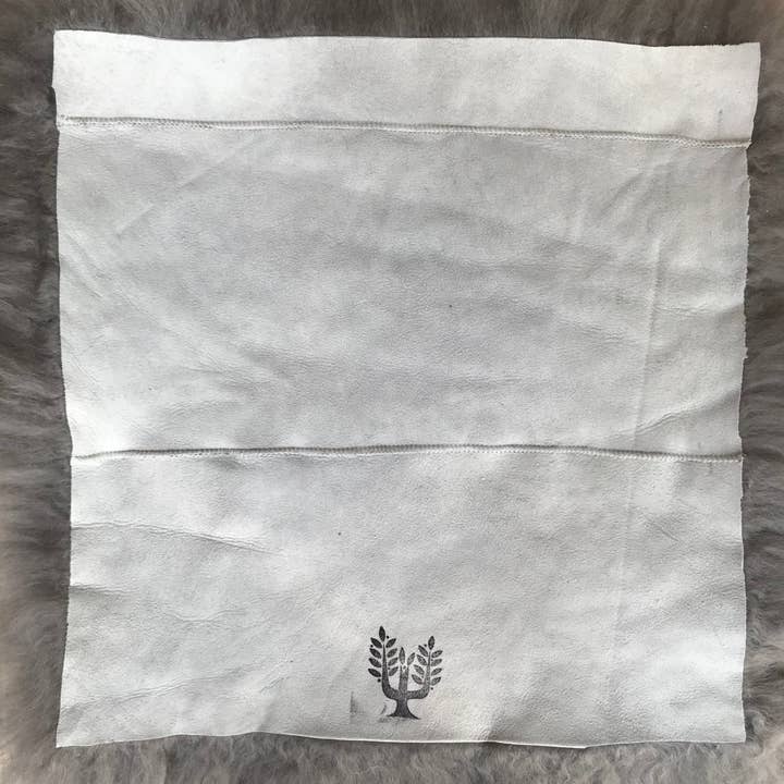 Wildash London – wholesale Chair/sofa slipcover – Icelandic Sheepskin Square Seat Cover 37cm Warm Grey4