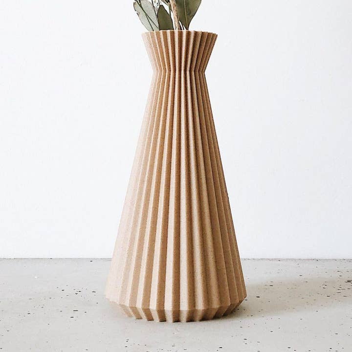 ISHI Vase, Minimalist wooden vase for dried or fresh flowers for wholesale by MINIMUM DESIGN