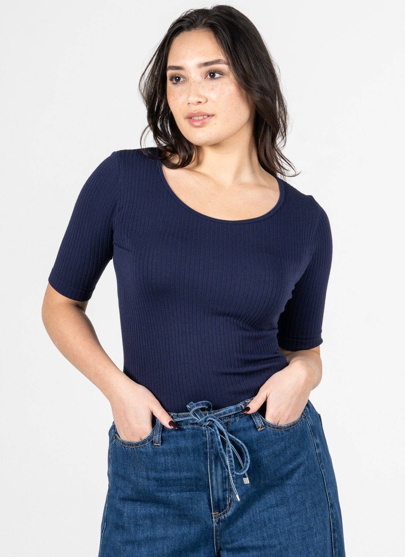 C'est Moi Clothing Co - Wholesale Gebreide top - Dames - Naadloze rib S/S ronde hals- CERT12136