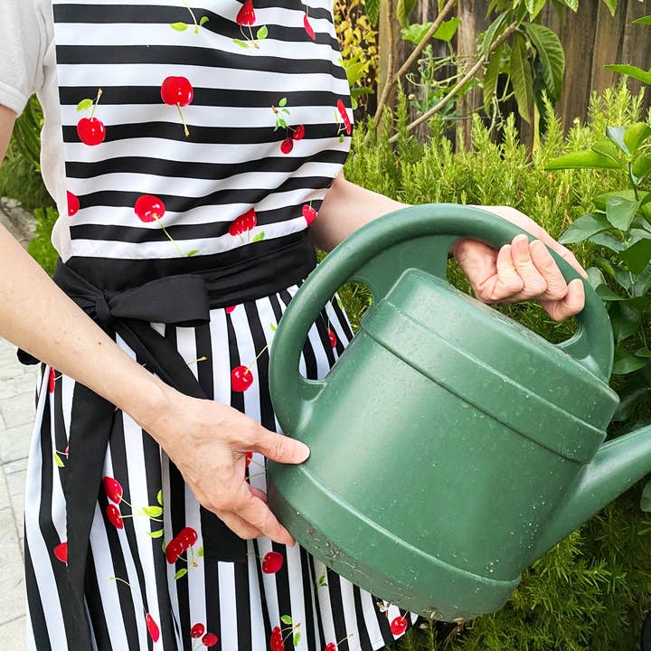 Wrapables.com - Vente Tabliers - Tablier sexy Wrapables Cerises and Stripes7