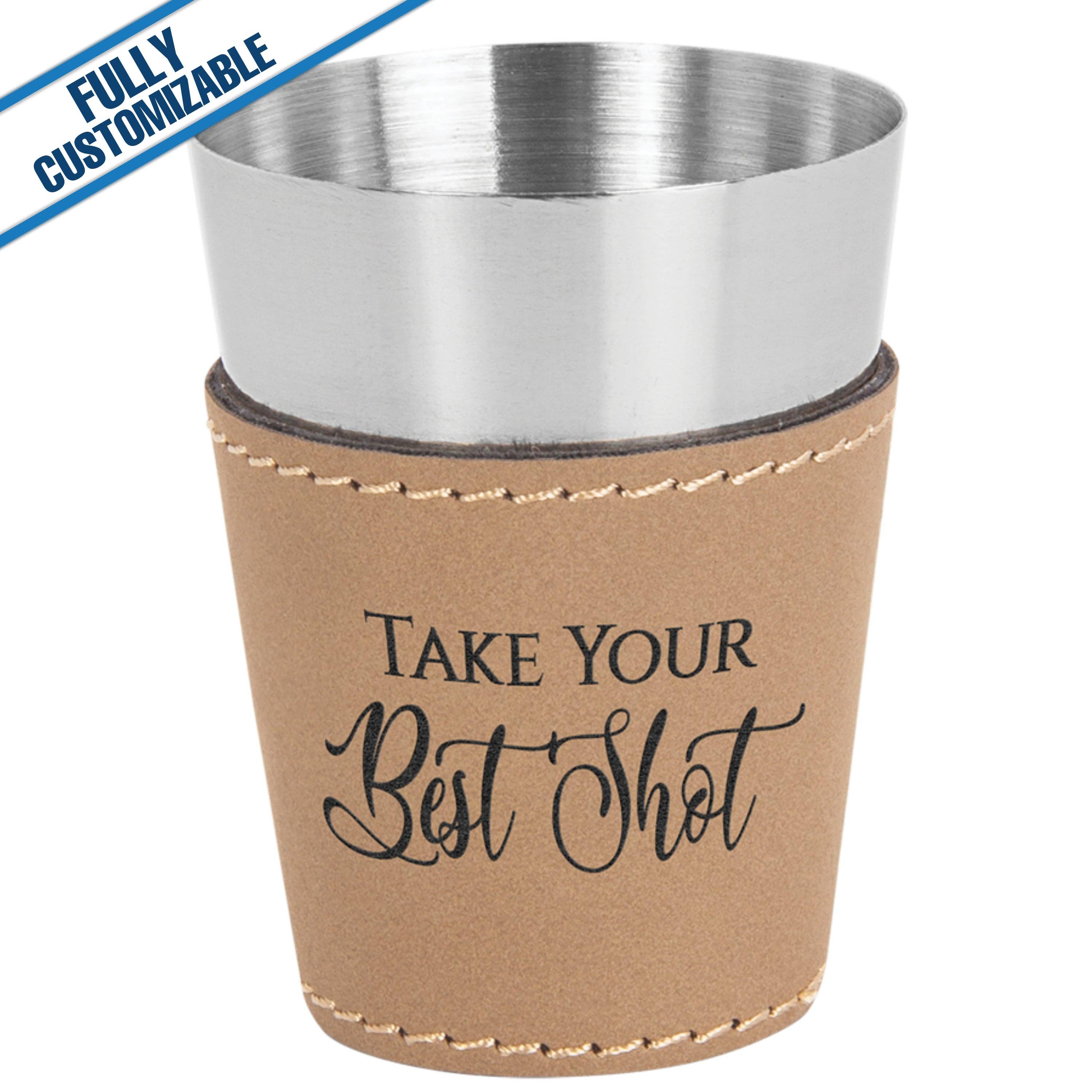 GiftWorksPlus - Vente Verre à shooter - 2 oz. Verre à liqueur en similicuir gravé - Entièrement personnalisable1