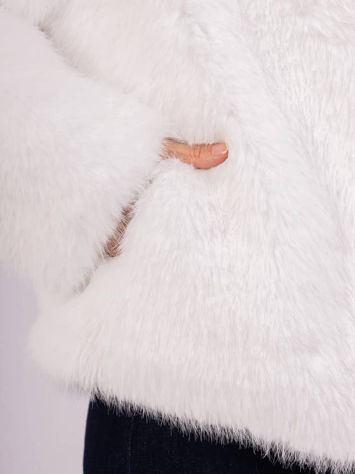DIX-ONZE - Wholesale Fur/Faux Fur Coat - Women's - Short Faux Fur Jacket – Elegance & Softness18