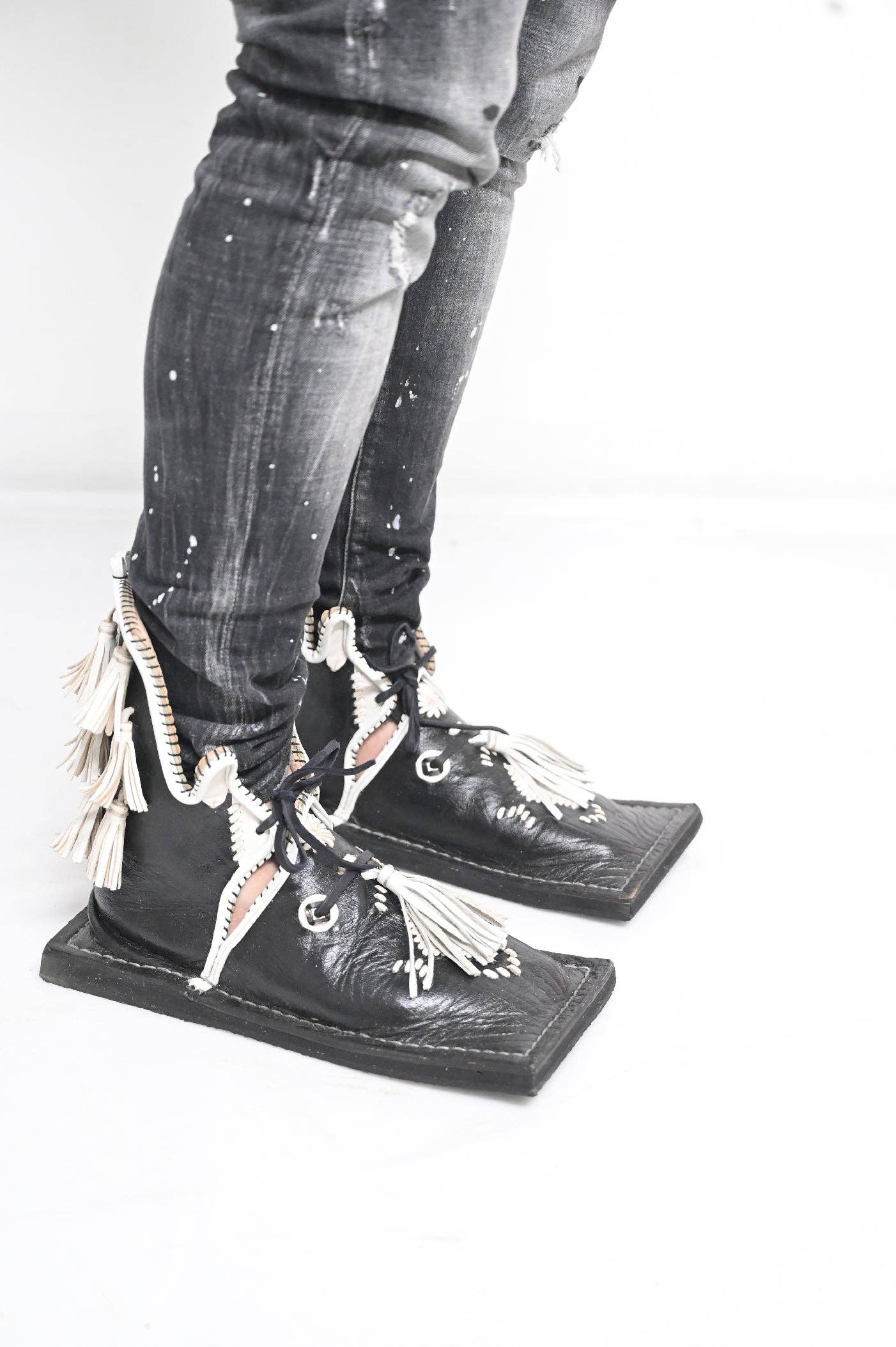 Bønes and Balløøns - Wholesale Boots - Women's - Unisex Black And White Hand-Made Traditional Moroccan Craftsmanship Leather Shoes - Variation I4