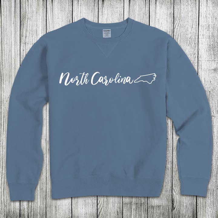 T-shirts Daydream à col rond en Caroline du Nord pour la vente par Daydream Tees