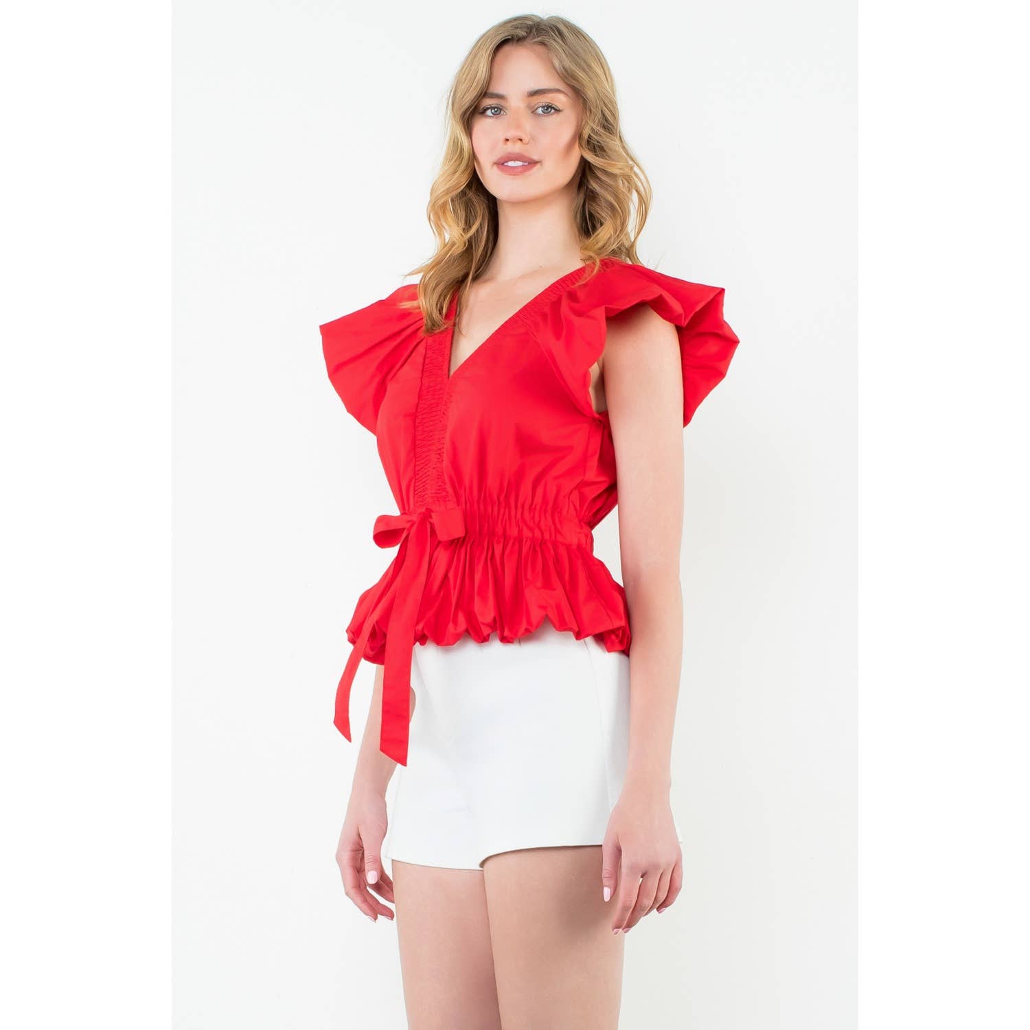 VERMELHO Top de manga curta com decote em V para venda a revendedores na Faire1