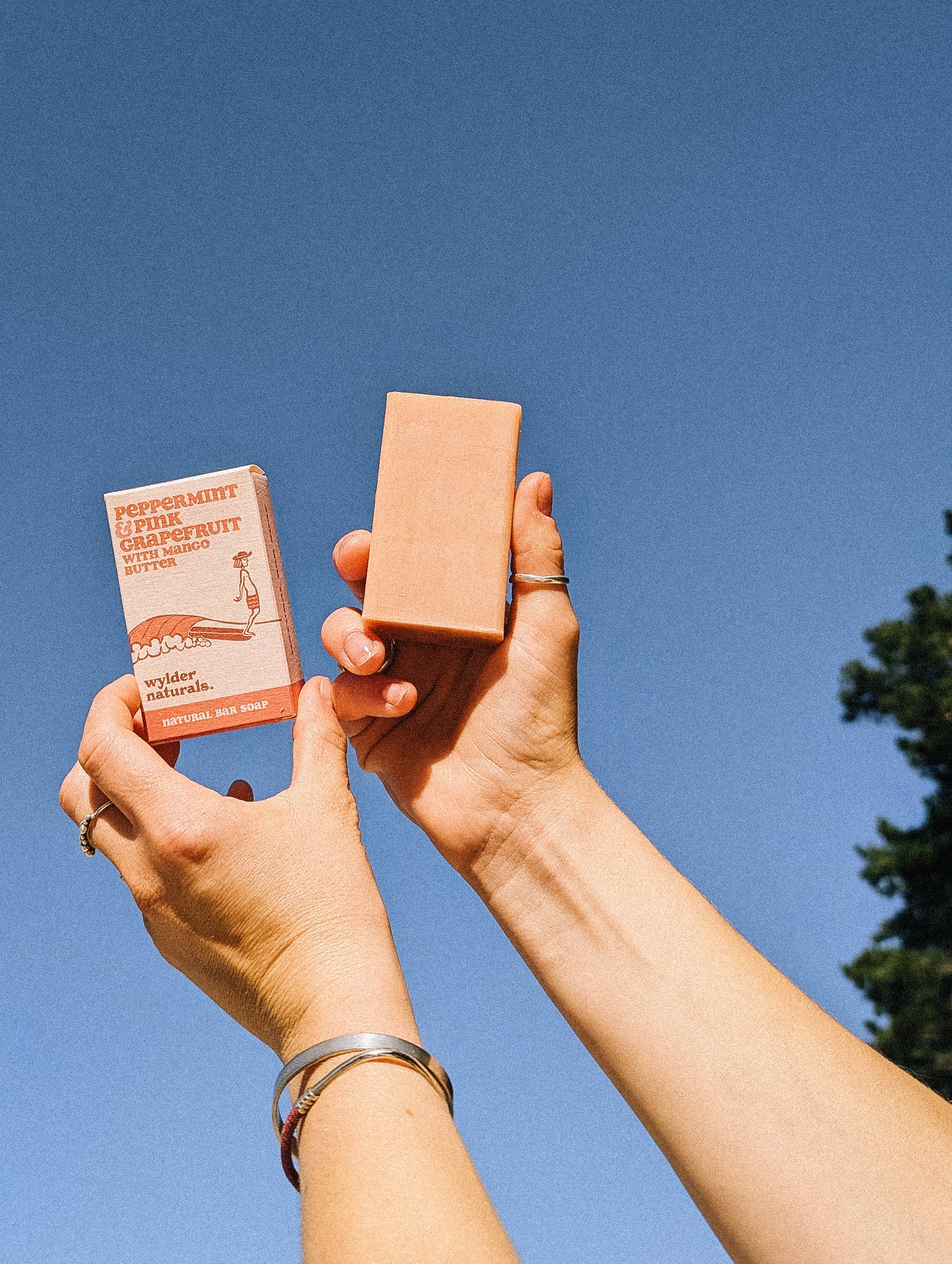 Wylder Naturals – wholesale Bar Soap – Peppermint & Pink Grapefruit with Mango Butter Natural Soap2