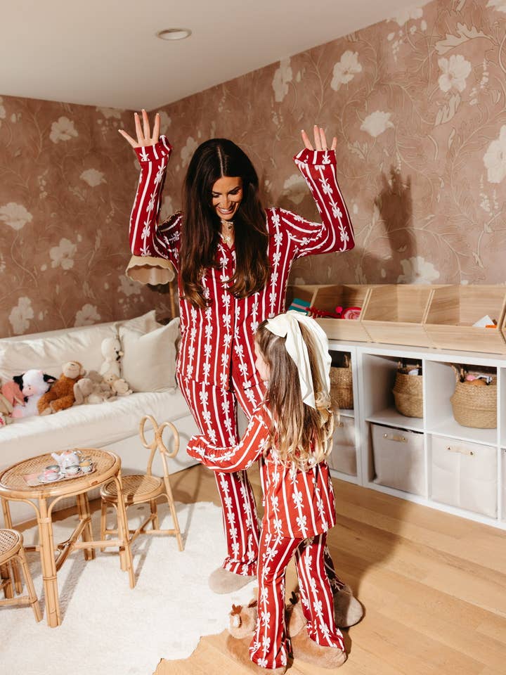 Dream Big Little Co. - Vente Haut et bas de pyjama – enfant - PRÉCOMMANDEZ L'ENSEMBLE ÉVASÉ MISTLE-BOWS DREAM POUR FILLE LOT 4 EXPÉDITION LE 31/122