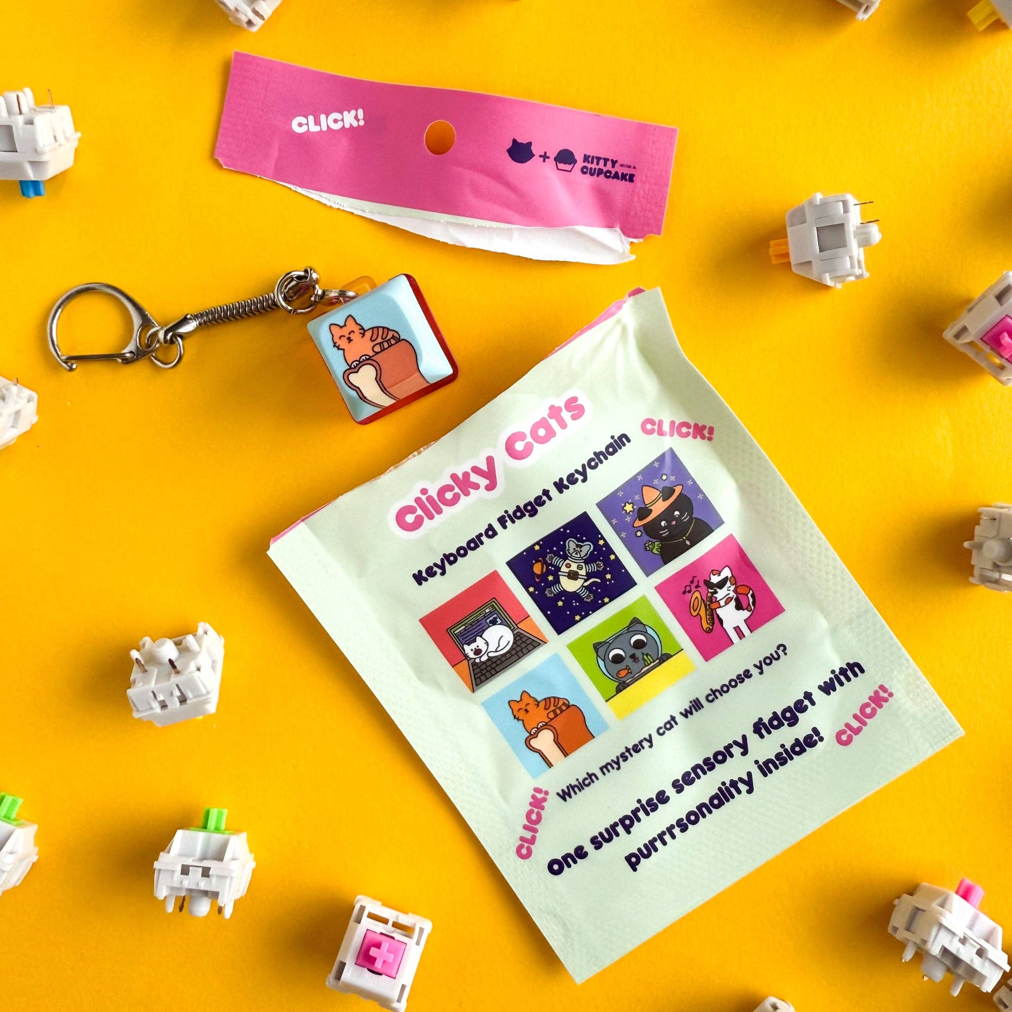 Kitty With A Cupcake - Wholesale Keychain - Unisex - Clicky Cats Fidget Keychain - Blind Bag5