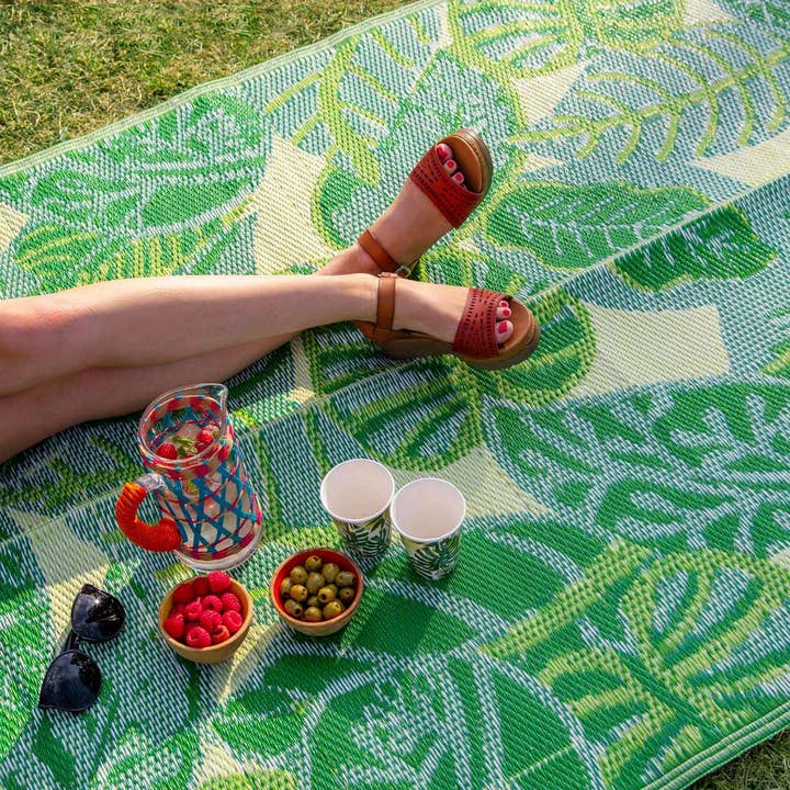 Talking Tables UK - Wholesale Area Rug - Green Tropical Palm Leaf Outdoor Rug