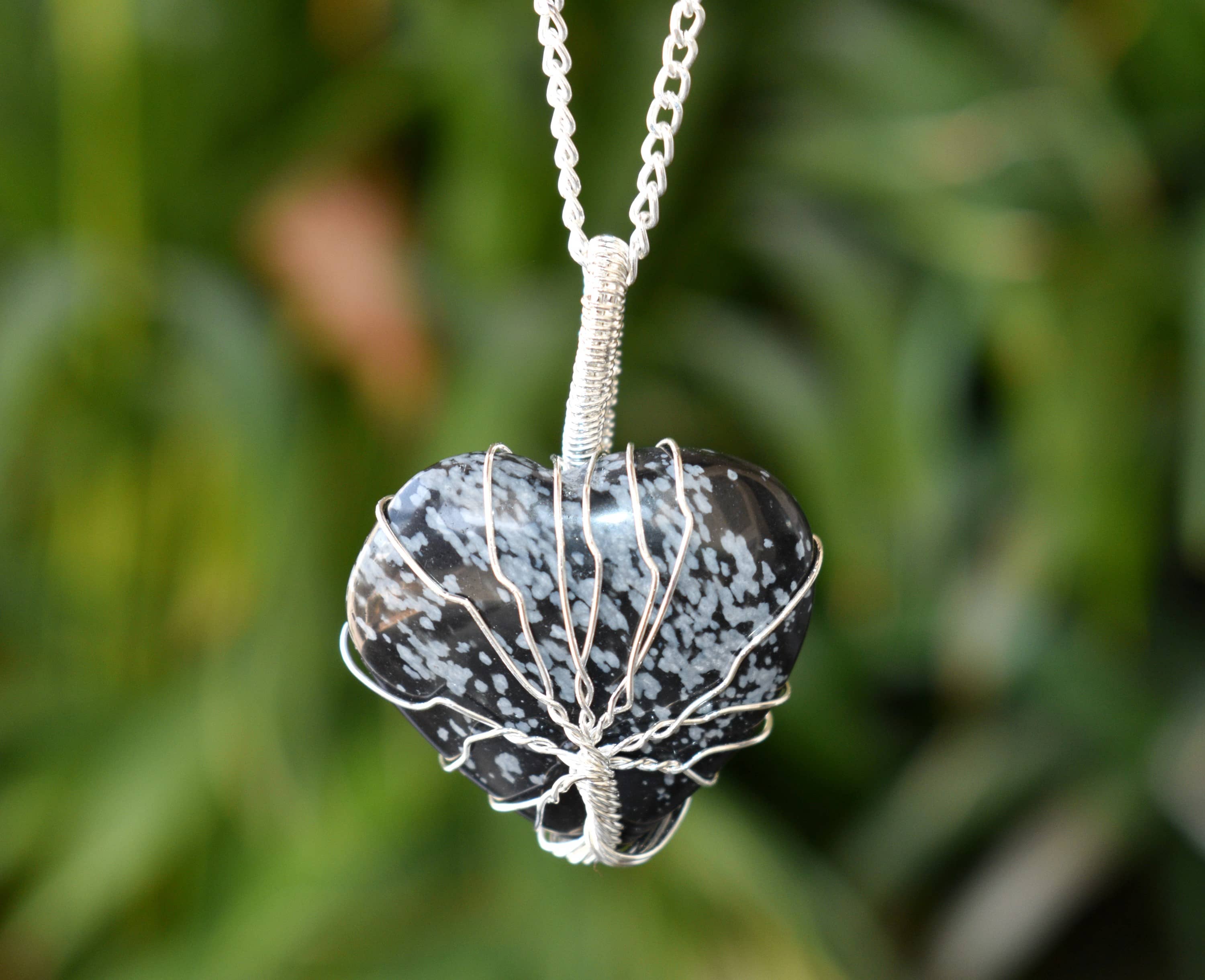 Soothing Crystals - Vendita all'ingrosso Collana con ciondolo/pendaglio - Ciondolo in cristallo a forma di cuore in argento avvolto in filo d'argento4