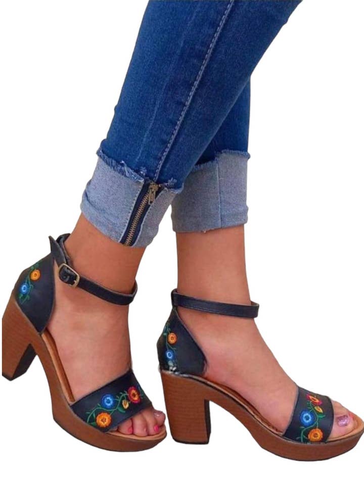 Cielito Lindo - Wholesale Sandals – Women's - Arumi Leather Floral Embroidered Heels Black0