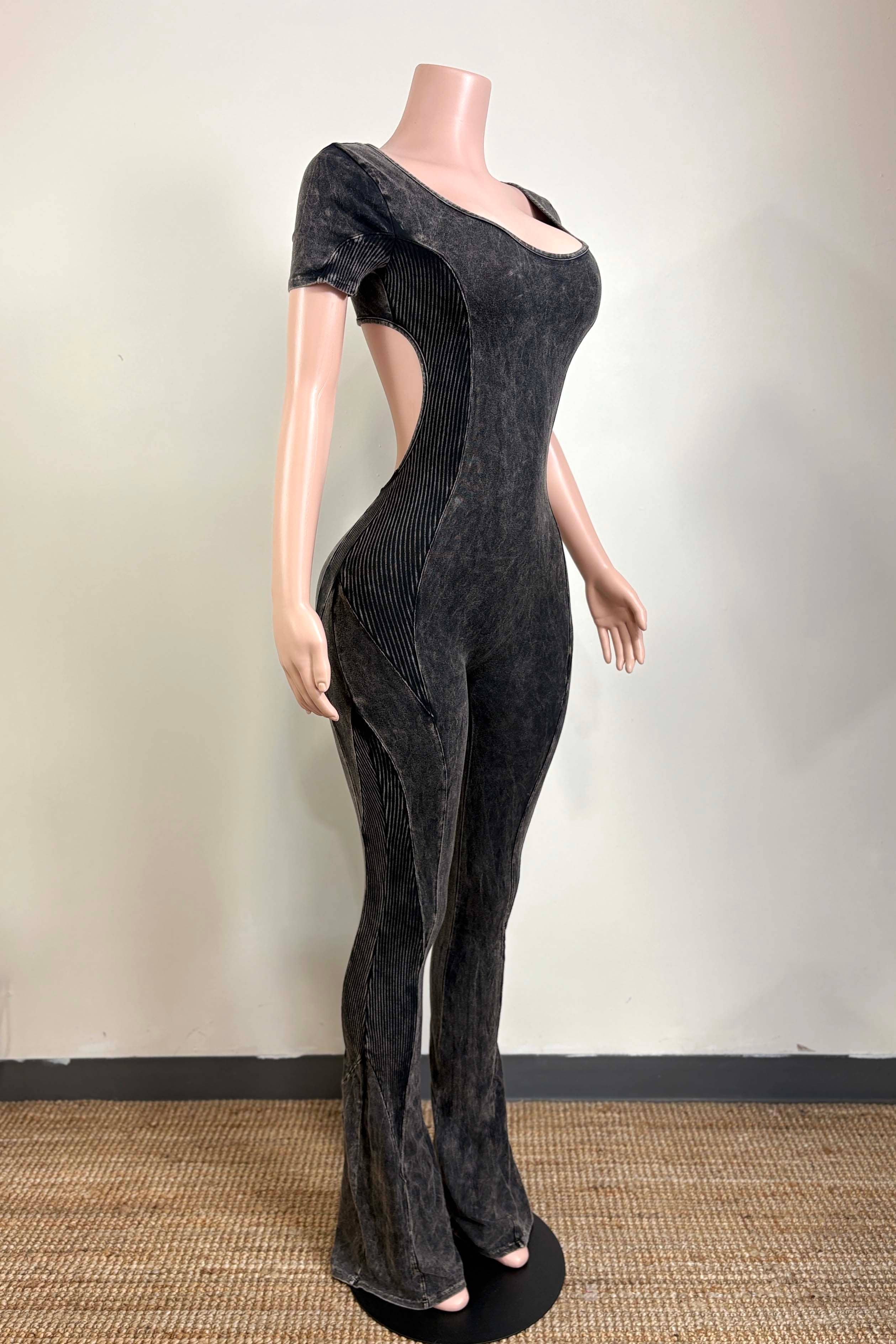 Dalia Studio – wholesale Jumpsuit – Women&#x27;s – MINERAL WASH OPEN BACK FLARE JUMPSUIT9