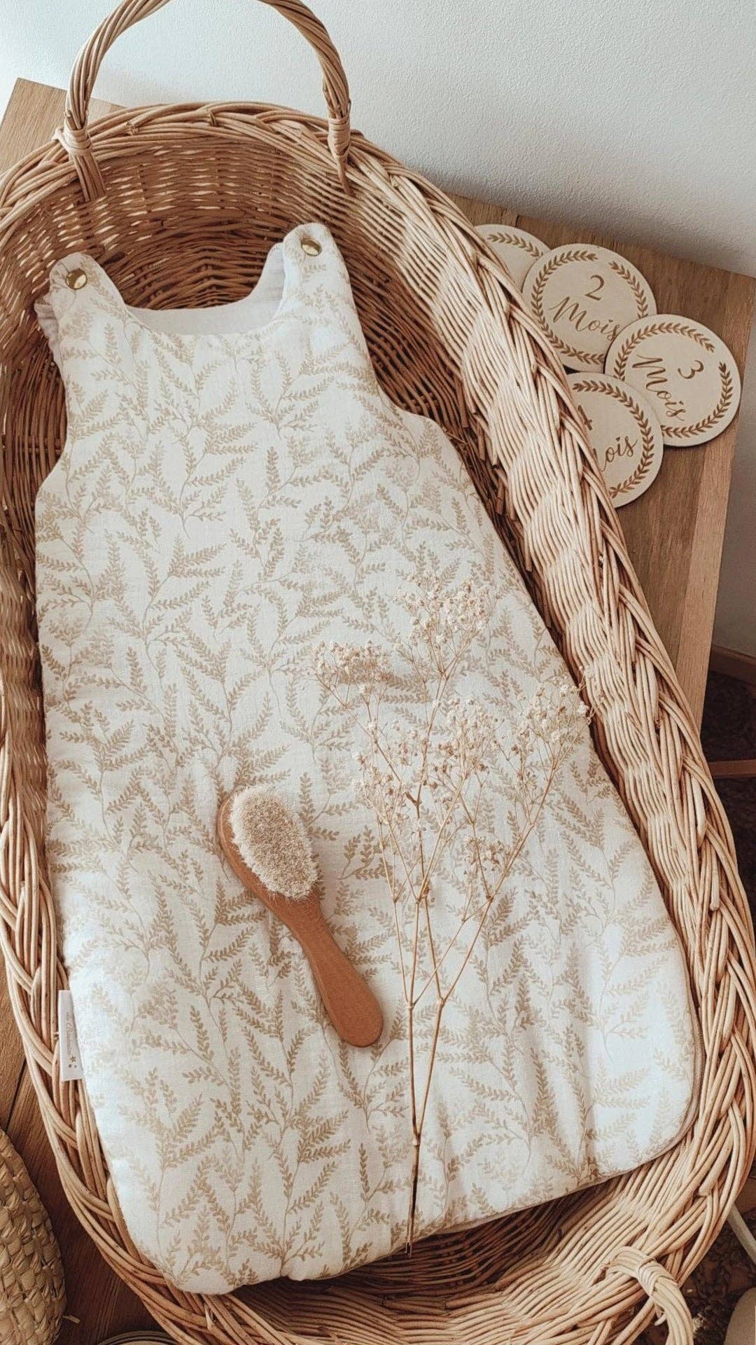 Les p'tites Merveilles de Bérénice - Wholesale Bodysuit (Non-Footed) - Baby - Sleeping bag 0-3 months “Leaves” in beige and off-white double organic cotton gauze2