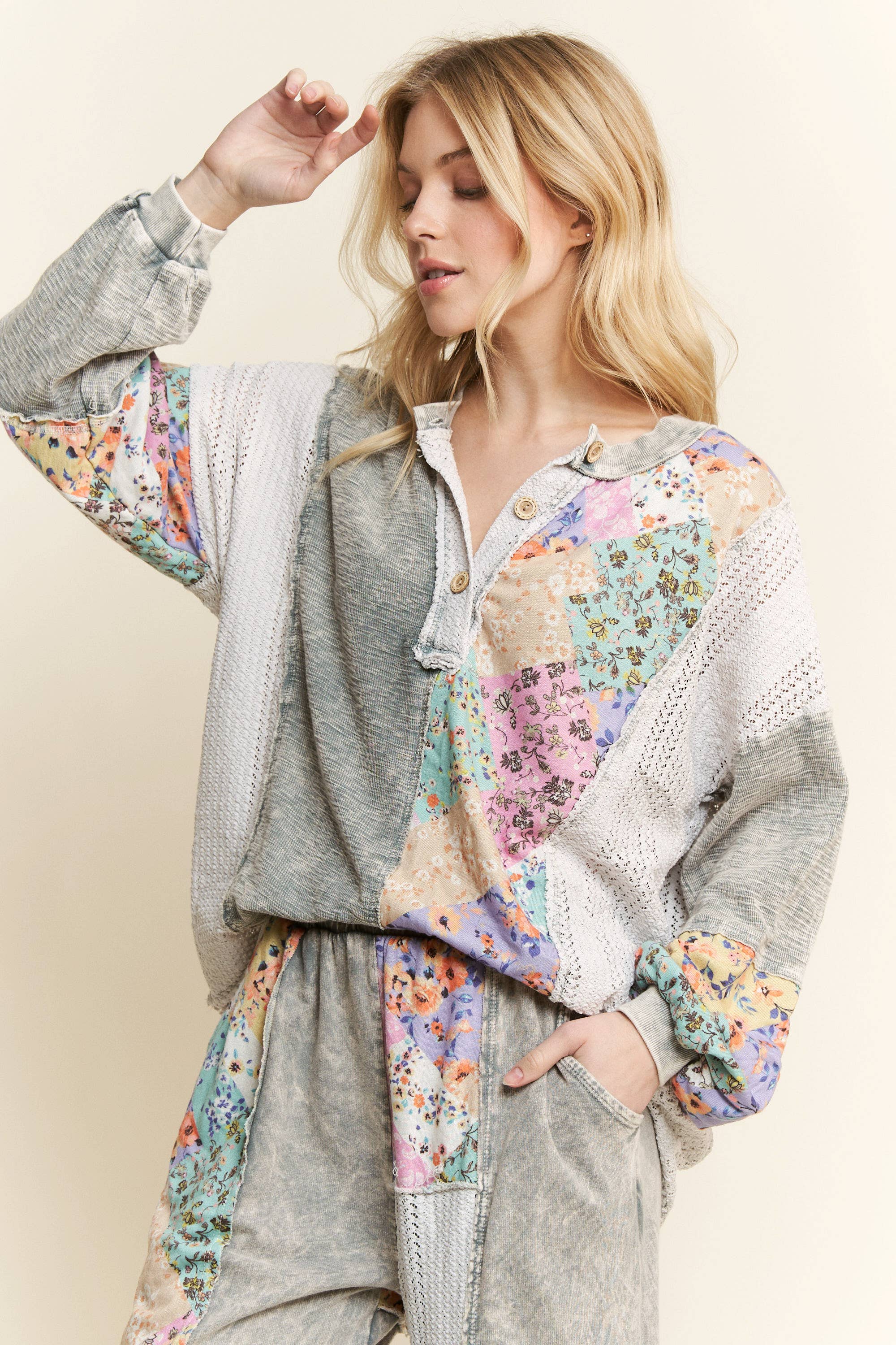 J.Her – Engroshandel Strikket top - Dame – Mineralvasket blomsterbølge-strikket jacquard boho-top HT6039P120
