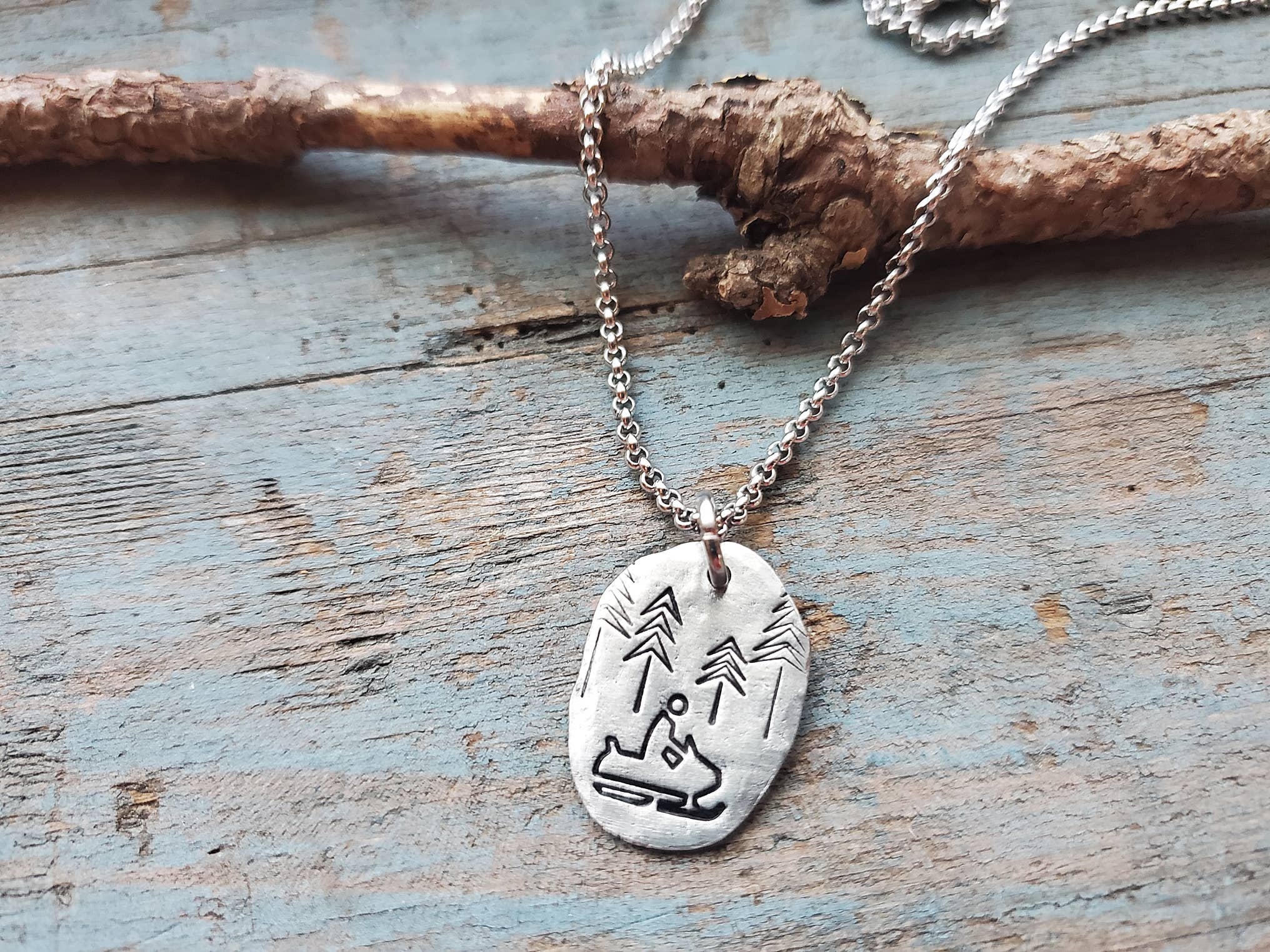 Kathryn's Collection - Vente Colliers à pendentif - Collier Motoneige, Fait Main avec Estampage5