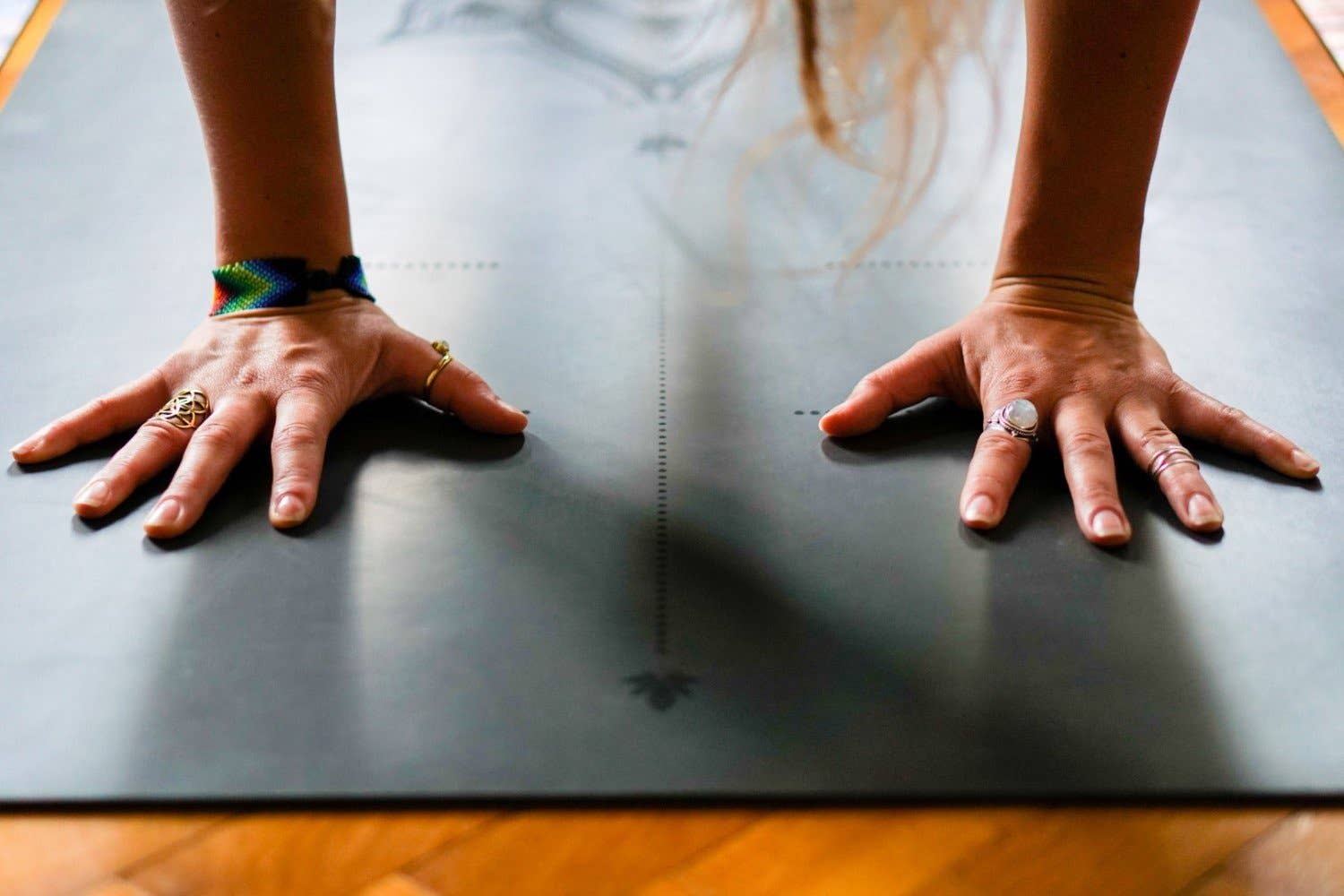 MALA Yoga - Vendita all'ingrosso Tappetini da yoga - Mala INSTAGRIP Tappetino da yoga Nero Loto2