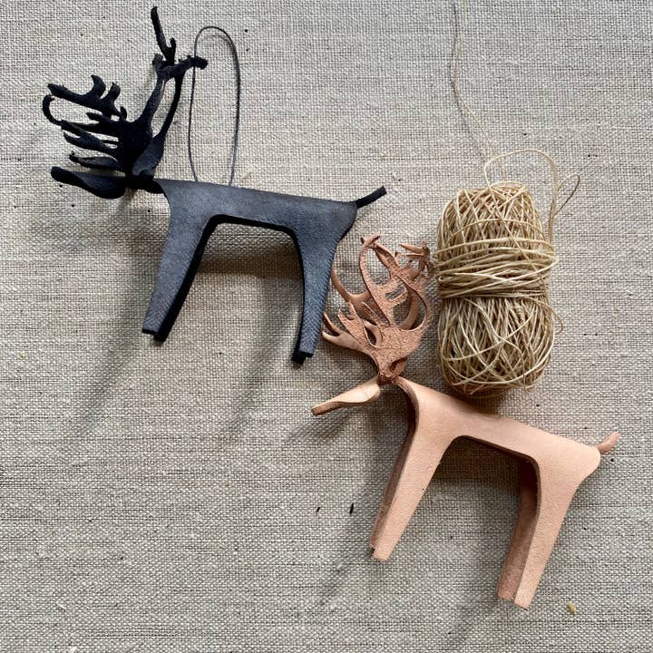 The Merchant Studio – wholesale Ornament – Reindeer Ornament / decor19
