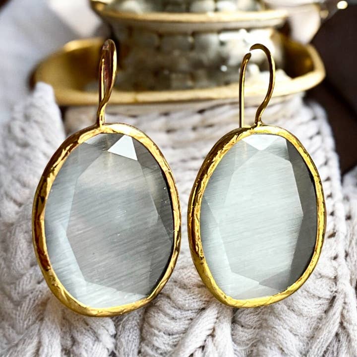 Örhängen "COLORADO" naturlig sten Grå agat förgylld med guld för wholesale av TOURMALYN