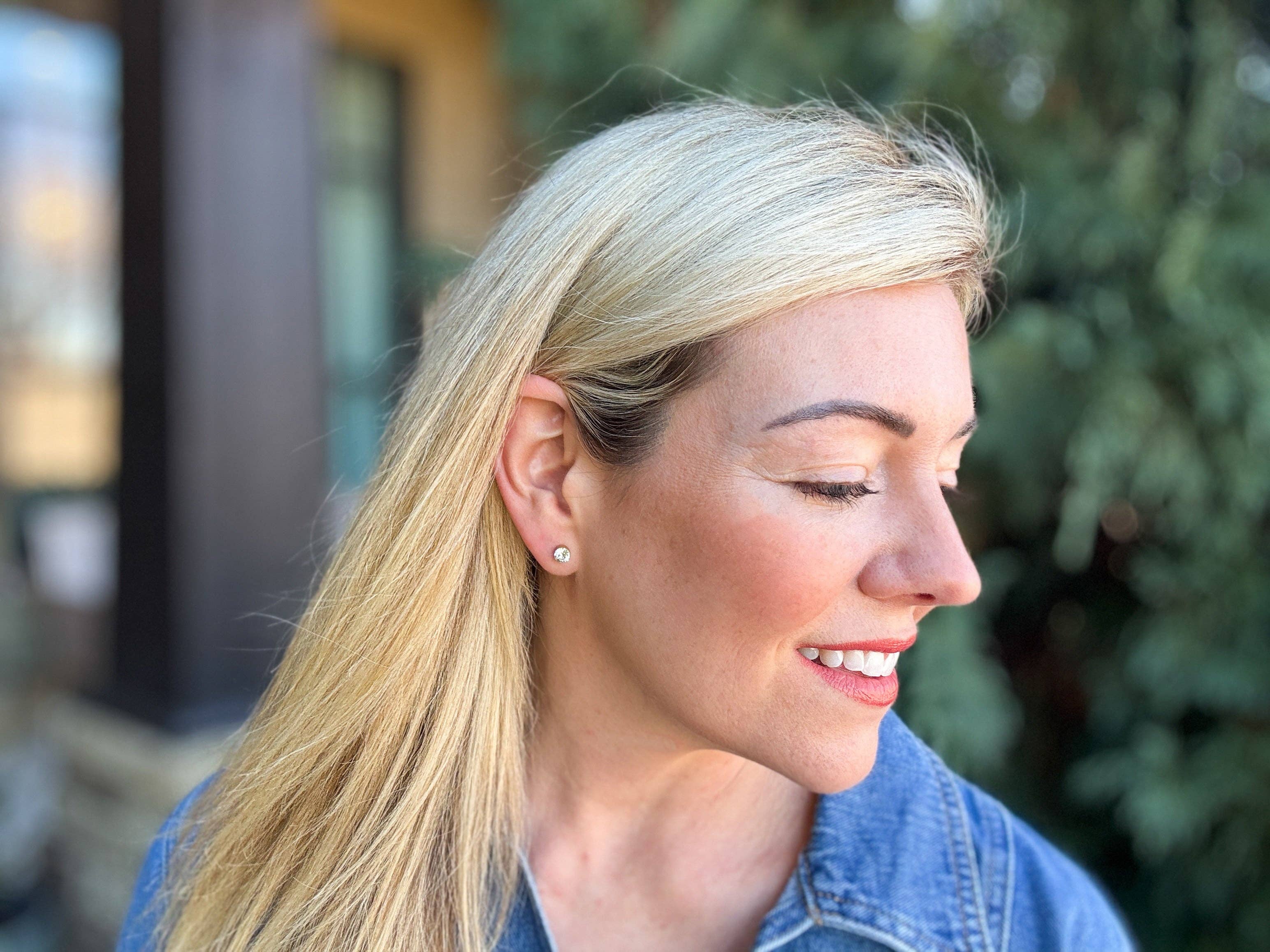 Taylor Elliott Designs – Großhandel Ohrstecker – Ohrstecker - Vergoldet mit mittelgroßen Fassung Edelsteinen - Maren5