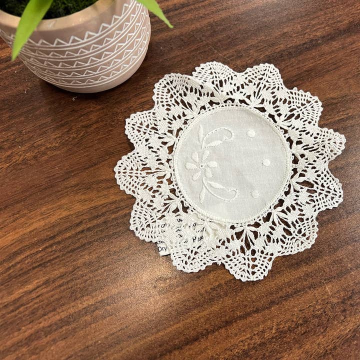 Annie’s Treasures Doilies Embroidered 6" Round for wholesale by Peking Handicraft