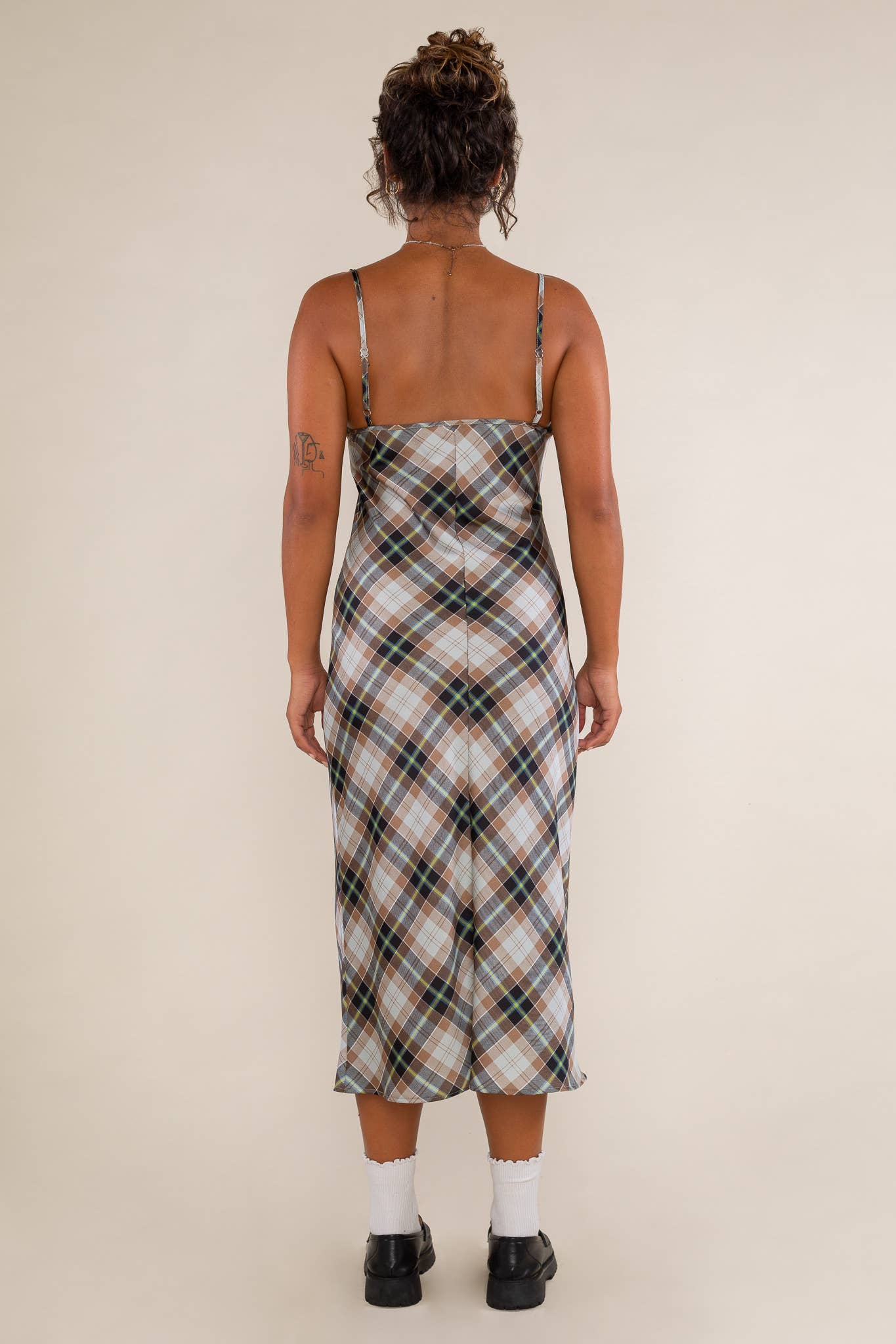 Taupe/negro/multi Vestido Slip Mabel de venta al por mayor en Faire2