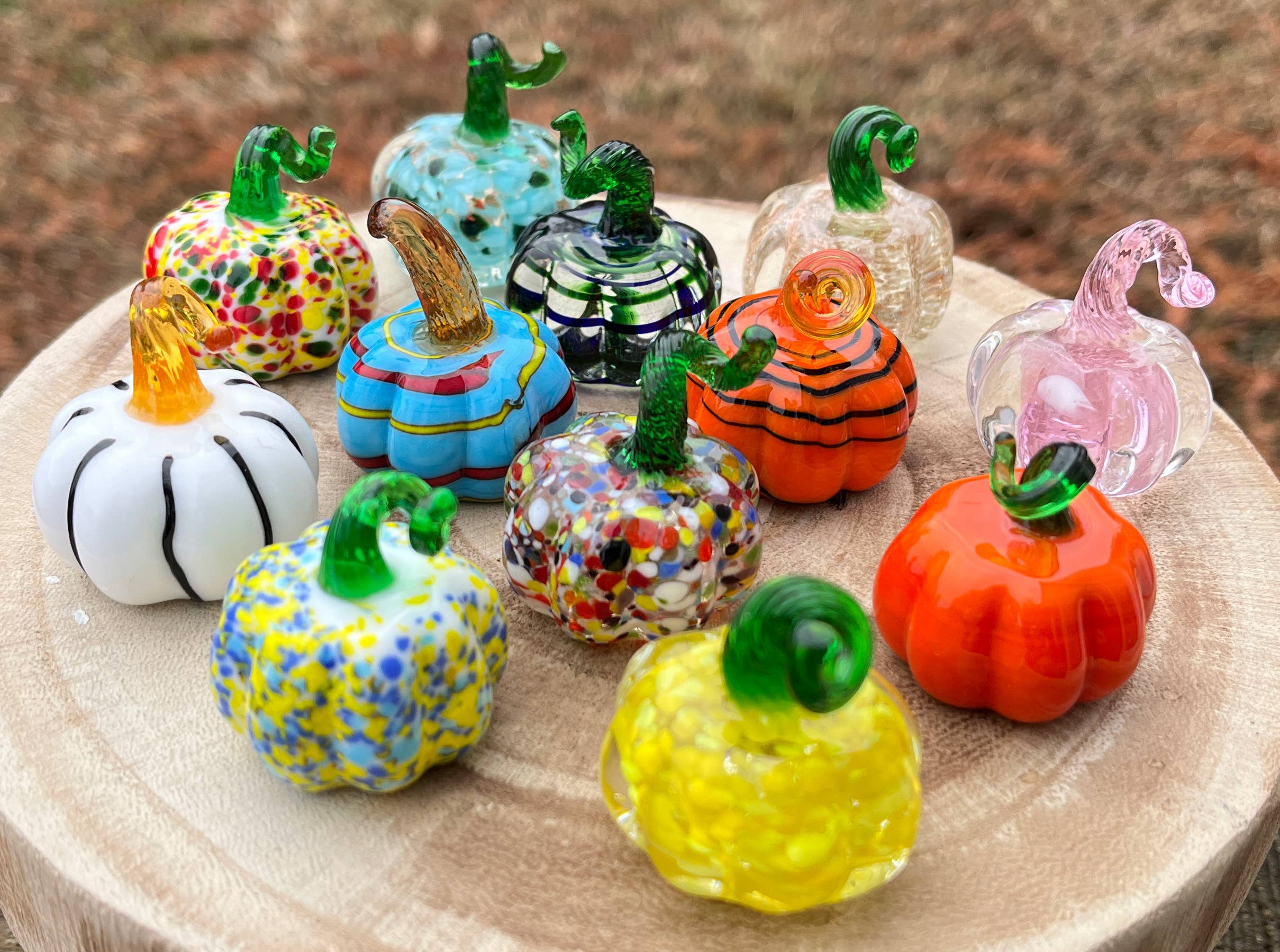 SHOPGIVECOURAGE - Wholesale Decorative Figurine - Glass Pumpkin Collectible Sitter Miniature Figurine2