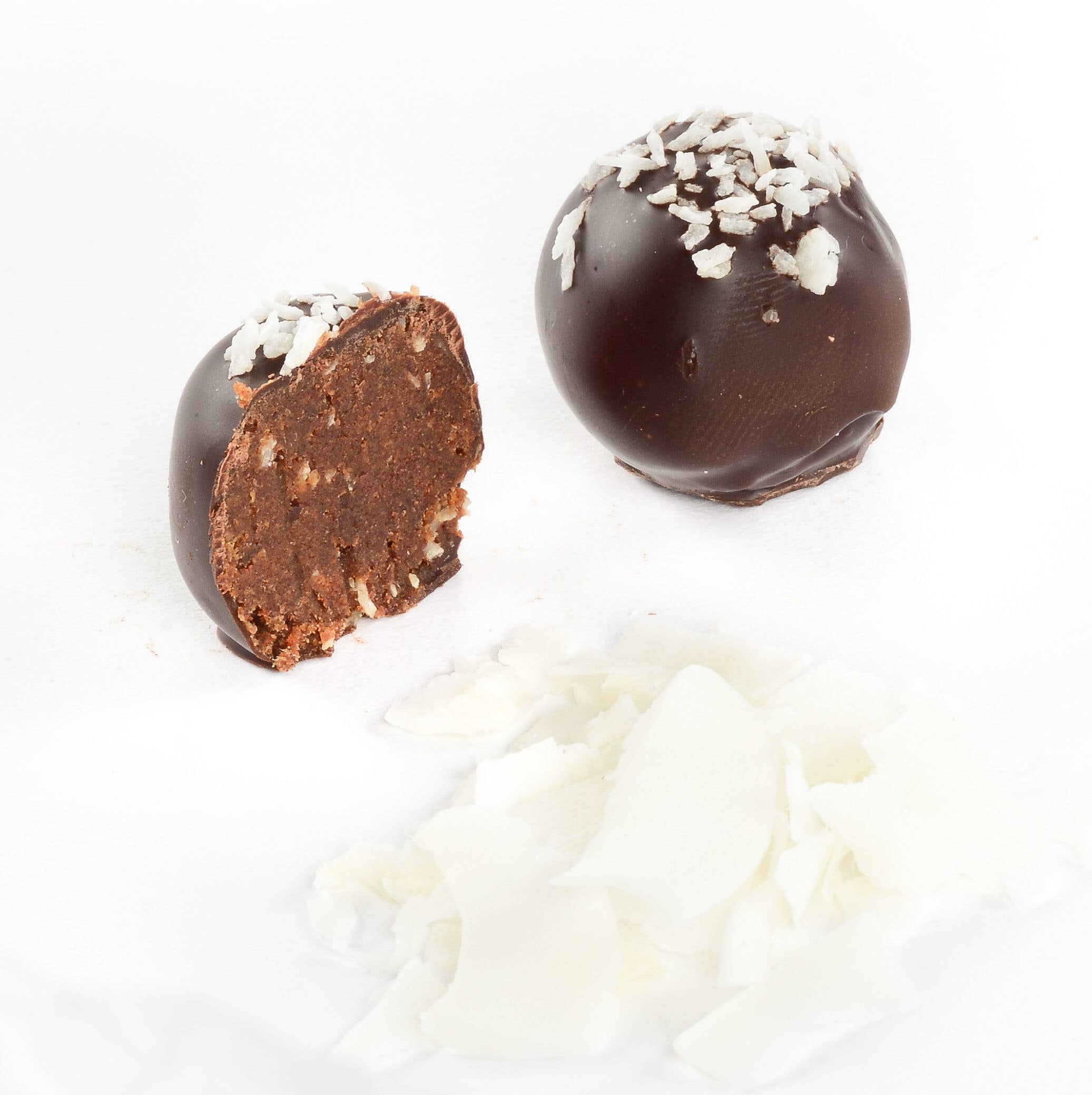 odilia - Wholesale Chocolate Box - Organic date Pralines7