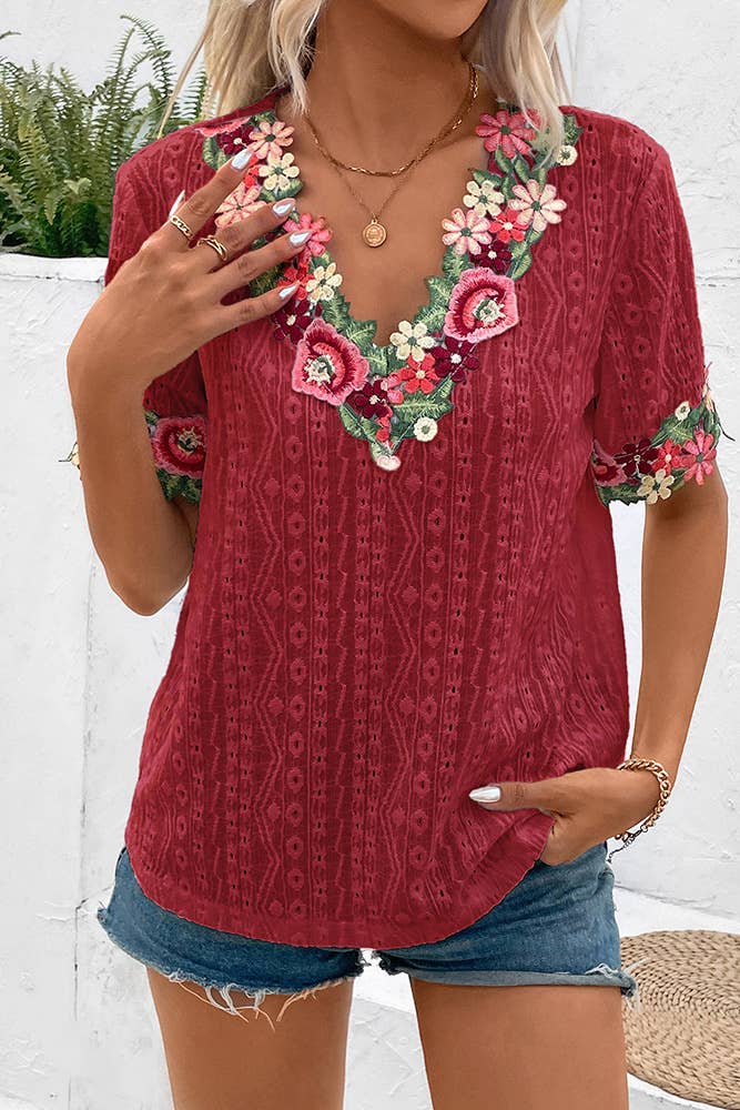 UNISHE - Wholesale Blouse - Women's - Plain Eyelet V Neck Embroidery Lace Blouse YBL0784