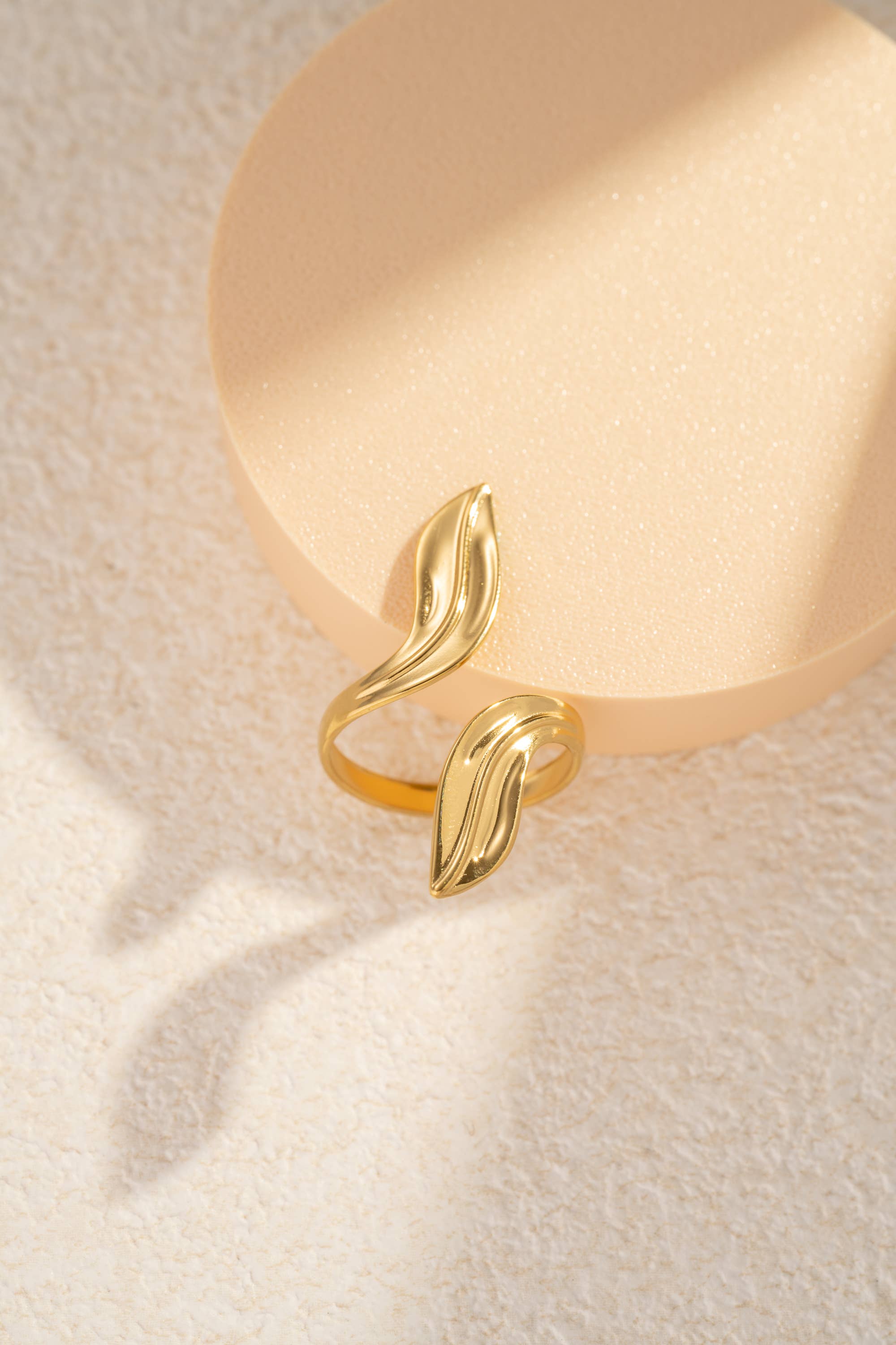 COSMOS - Wholesale Band/Stacked Ring - Elegant gold leaf ring in stainless steel1