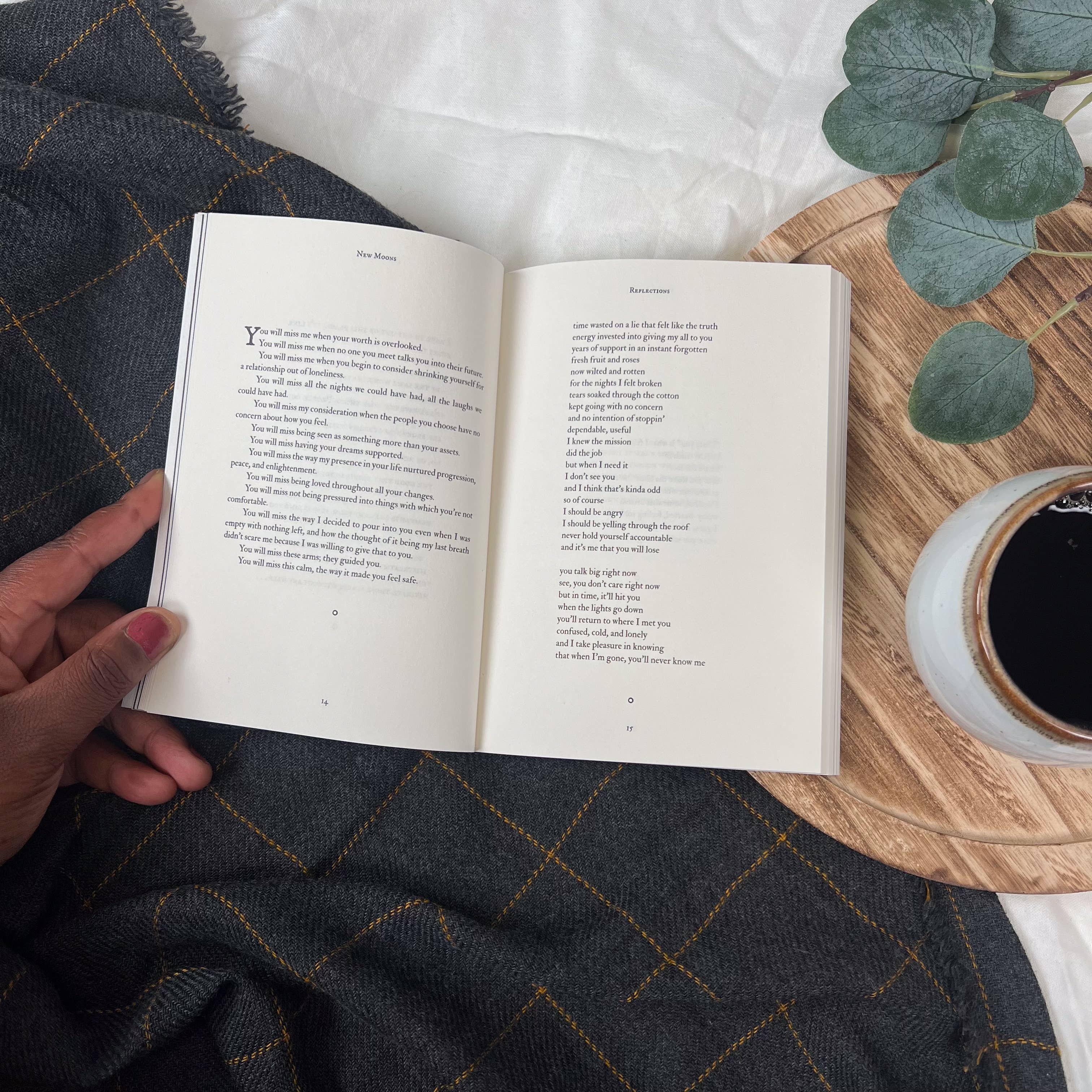 Simon & Schuster - Wholesale Poetry & Drama - New Moons by r.h.  Sin8