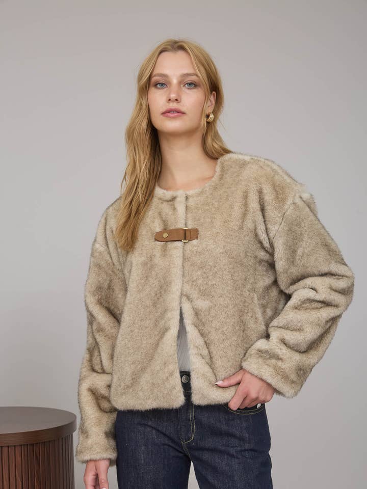 FUSKPÄLSKAPPA MED FRAMFICKDETALJ för wholesale av The Workshop Studio