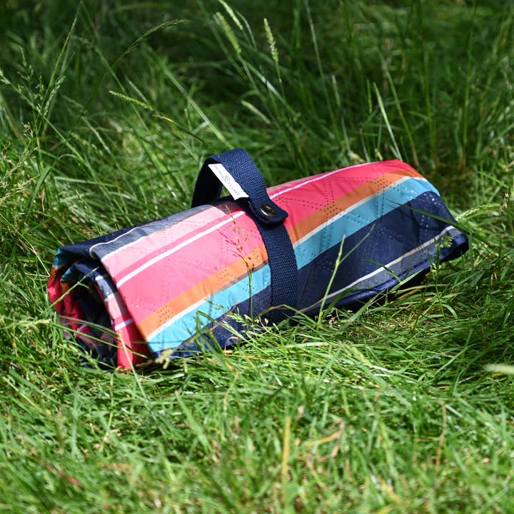 Manta de Picnic Redonda Mini Confetti 142 x 142 cm para venta al por mayor de Navigate Ltd