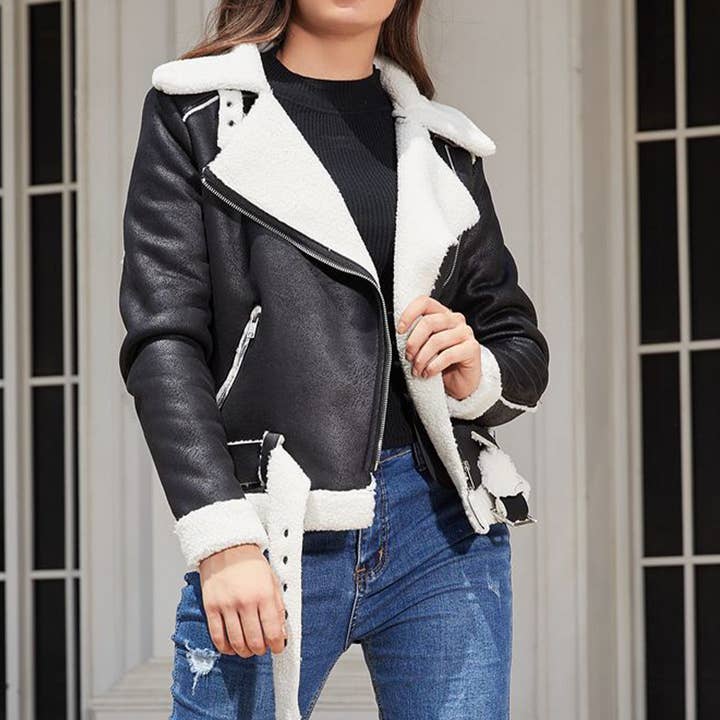 Veste en daim chaude tout-en-un en fourrure pour femme pour la vente par Lily Clothing