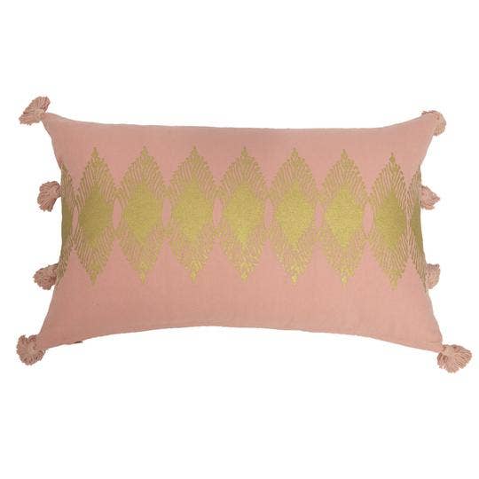 Housse de coussin Adah Rose pour la vente par Tikauo