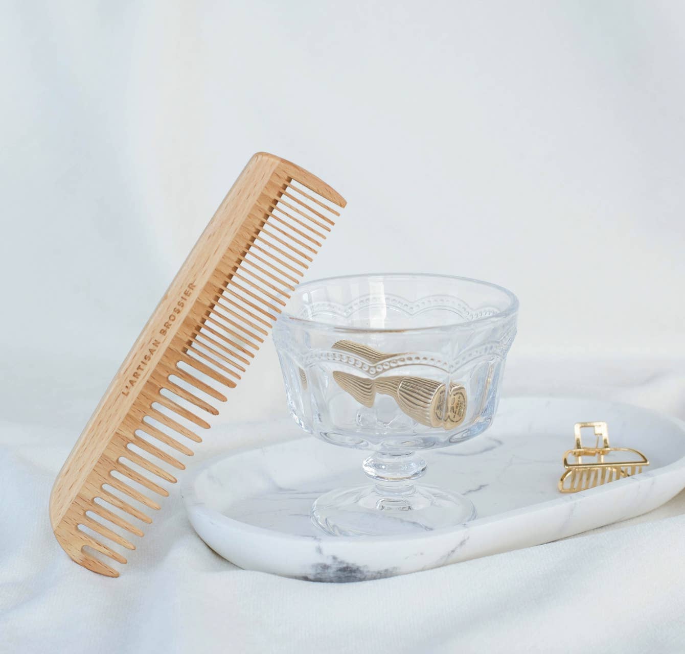 L’Artisan Brossier – Escova/pente por atacado – Pente grande de madeira de faia com dentes variados1